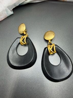 ⬇️⬇️ Modernist Lazuli brand Clip earrings #311